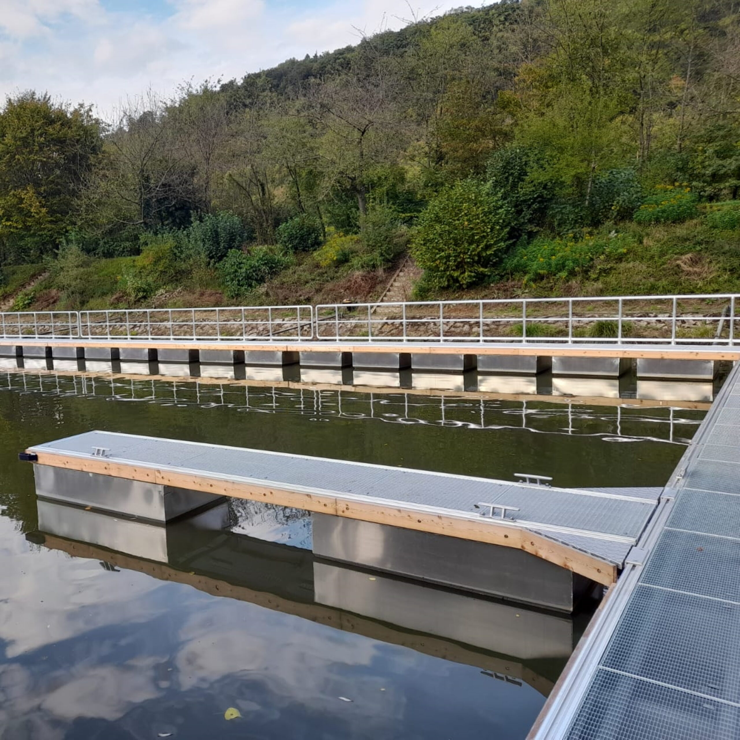 Bootssteg uferseitig